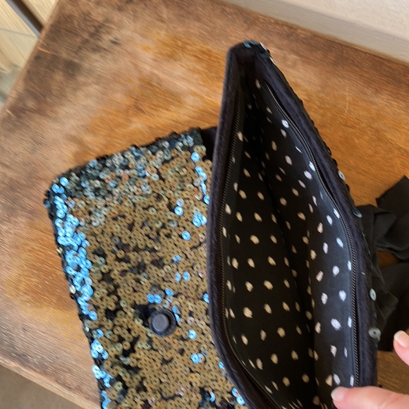 Juicy Couture Blk Velvet with Greenish Blue Iridescent Sequins & Blk Bow Clutch - Picture 16 of 16